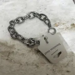 Item thumbnail for item 1c3b4d72-31dd-46d3-a706-d1c7d4953e35