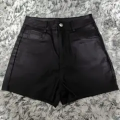 SHEIN　合皮レザー　ハイウエストショートパンツ　黒　Sサイズ