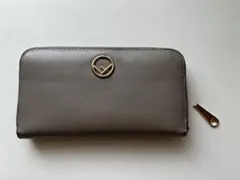 FENDI ラウンドファスナー長財布 グレージュのサムネイル