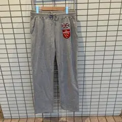 お尻にBRIGHTON文字入りスウェットパンツ