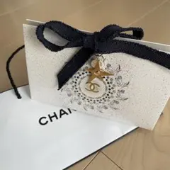 CHANEL 2025 ホリデー ギフトボックス チャーム付き