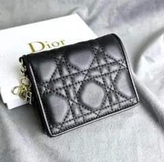 极美品 Christian Dior ✨ブラックレザー二つ折り財布 キルティング