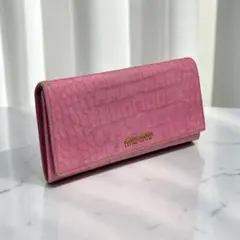 miu miu 長財布 クロコ 型押し ピンク ラウンドファスナー - メルカリ