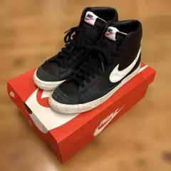 NIKE Blazer Mid 
