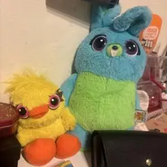 ダッキー&バニー ぬいぐるみショルダーバック - メルカリ