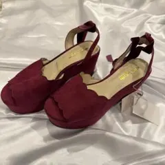 【NICE CLAUP】スカラップ フリル厚底サンダルのサムネイル