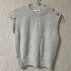ミシェルマカロン　ライトシルバーグレー ノースリーブニット 2ボタン付き