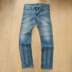 ユニクロ ブルーストレートジーンズ