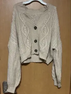 ベージュ ケーブル編み カーディガン Fサイズ