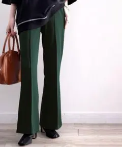 クラシカルエルフ パンツ “なんか素敵”余裕を感じる大人の脚長フレア。