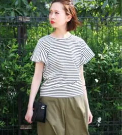 袖フリルトップスのサムネイル