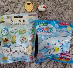 ちいかわ ハローキティ チャーム、シナモロール、ちーかわバスボムのサムネイル