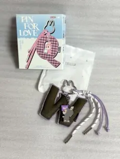 PIN FOR LOVE ラブブキーホルダー