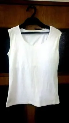 新品 カップ付きリブタンクトップ