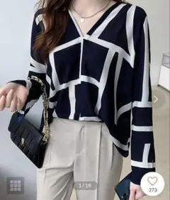 新品タグ付き☆幾何学柄 Vネックシャツ ブラウス　XL