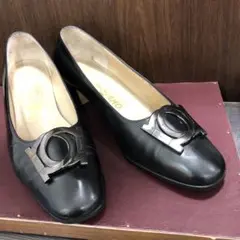 フェラガモ　ガンチーニ　ブラック　ヒール　24.5cm