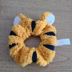 中古【 ディズニー 】リゾート くまのプーさん ティガー シュシュ ヘアアクセ