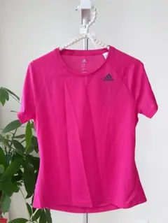 adidas トレーニングTシャツ ピンク Sサイズ