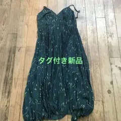 タグ付き新品　ユニクロC プリーツキャミソールワンピース　L