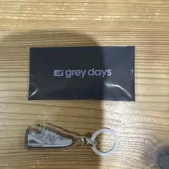 New Balance grey days スニーカー型　キーホルダーのサムネイル