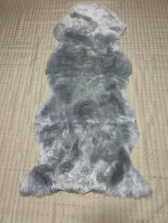 ⭐️天然羊毛ムートンラグ1.5匹サイズ　ライトグレー色　新品未使用⭐️
