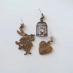 キャラクター ピアス ディズニー 不思議な国のアリス