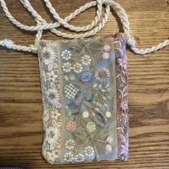 ハンドメイド　スマホショルダーバッグ　インド刺繍リボン
