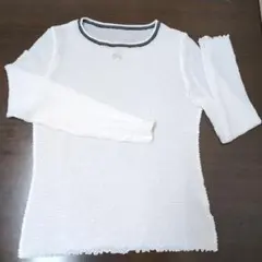 長袖　婦人服　ロンT　ホワイト　白　上着　カットソー　インナー