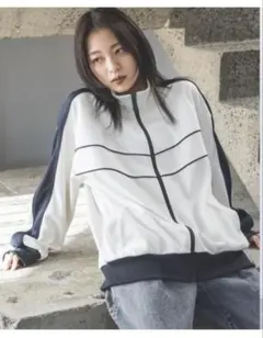 [新品] ジーナシス　フロントキリカエトラックジャケット　　ホワイト系