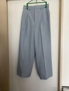 ユニクロ タックワイドパンツ 水色 ライトブルー