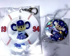 ドアラ　ドラゴンズ　グッズ　中日　アクスタ　缶バッジ　セット