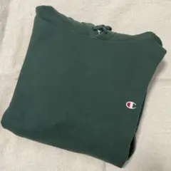 チャンピオンのグリーンパーカー