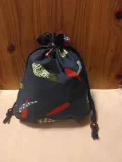 巾着袋～ネイビーの多色唐辛子柄模様～縦約26横約20センチ