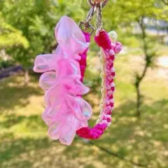 ゆめかわ　ピンク　パラコードストラップ　フリルリボン　パール花　ハンドメイド