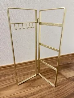 金属製アクセサリースタンド