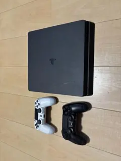 PlayStation 4 本体とコントローラー