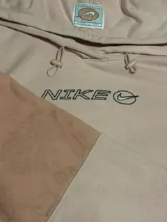 Nike ベージュ フード付きトレーナー