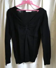 earth music&ecology黒 Vネックリデザインニット 薄手