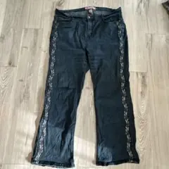 Item thumbnail for item 431ce30d-af59-4bfd-aee4-f852a3210634