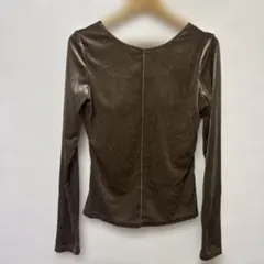 Louere 【取り外し可能パット付き】バックオープンベロアトップスのサムネイル