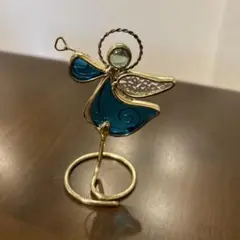 青いガラスの天使の置物