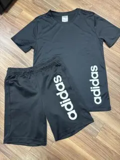 adidas 黒 Tシャツショートパンツセット　160
