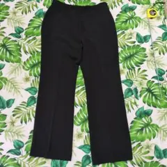 ブラックパンツ