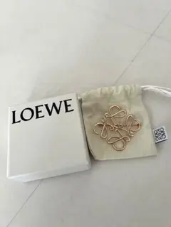 LOEWE アナグラム ブローチ ローズゴールドのサムネイル