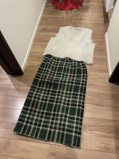 ナチュラルビューティーベーシック緑と黒のチェック柄タイトスカート週末値下げ