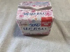 ソフィ はだおもい 特に多い昼用 羽つき 23cm 10個のサムネイル
