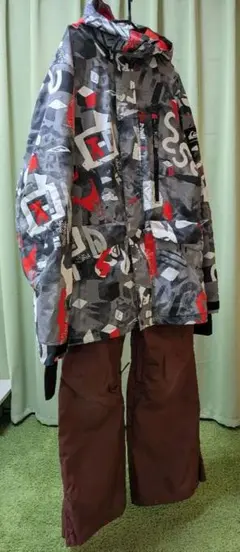 Quiksilver スノーボードウェア 上下セット Mサイズ
