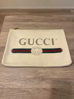 GUCCI ホワイト クラッチバッグ
