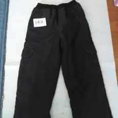 140サイズ 黒 カーゴパンツ