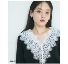 BASEMENT online Vネックレースニット ブラック